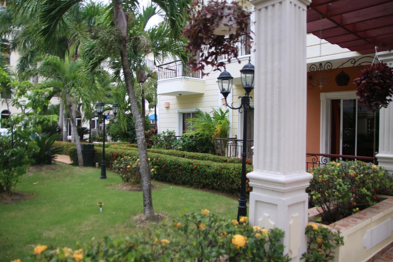 Hotel Dominicana Plus Баваро Экстерьер фото