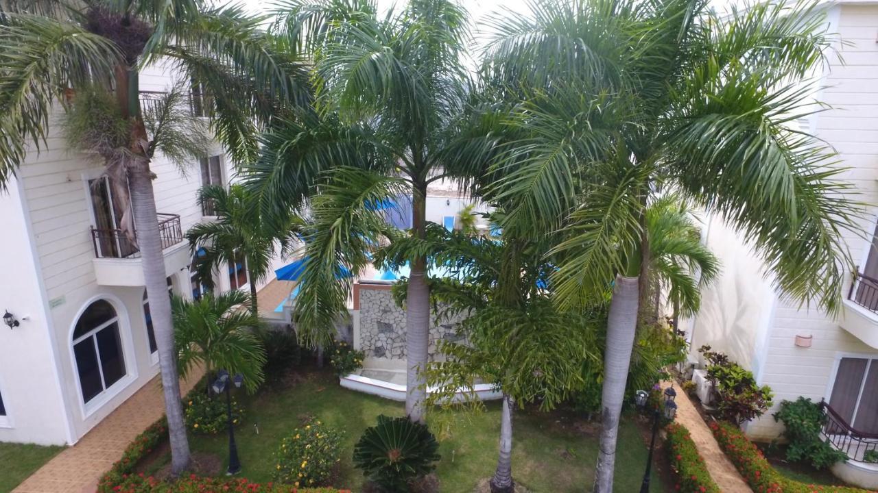 Hotel Dominicana Plus Баваро Экстерьер фото